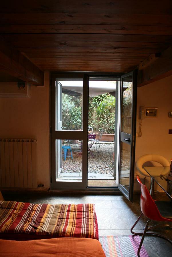 Central Apartment With Garden Milano Esterno foto