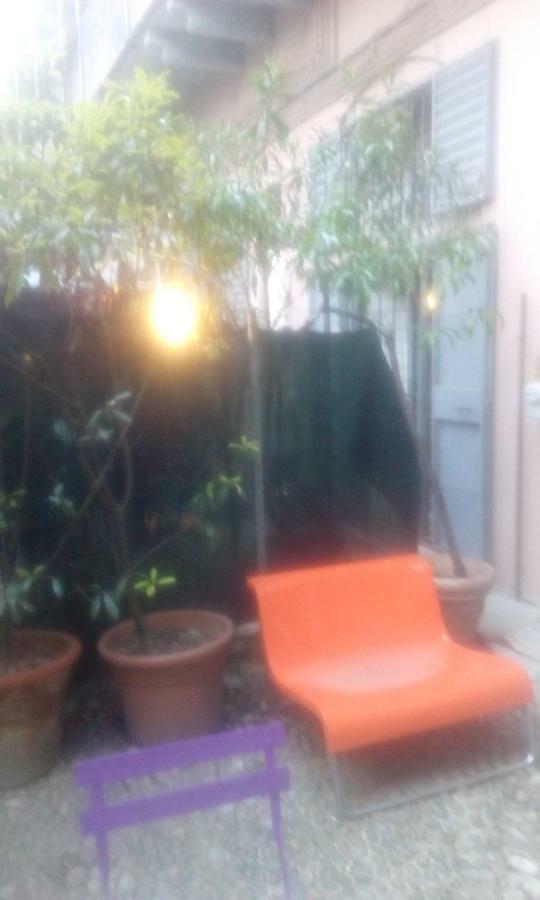 Central Apartment With Garden Milano Esterno foto